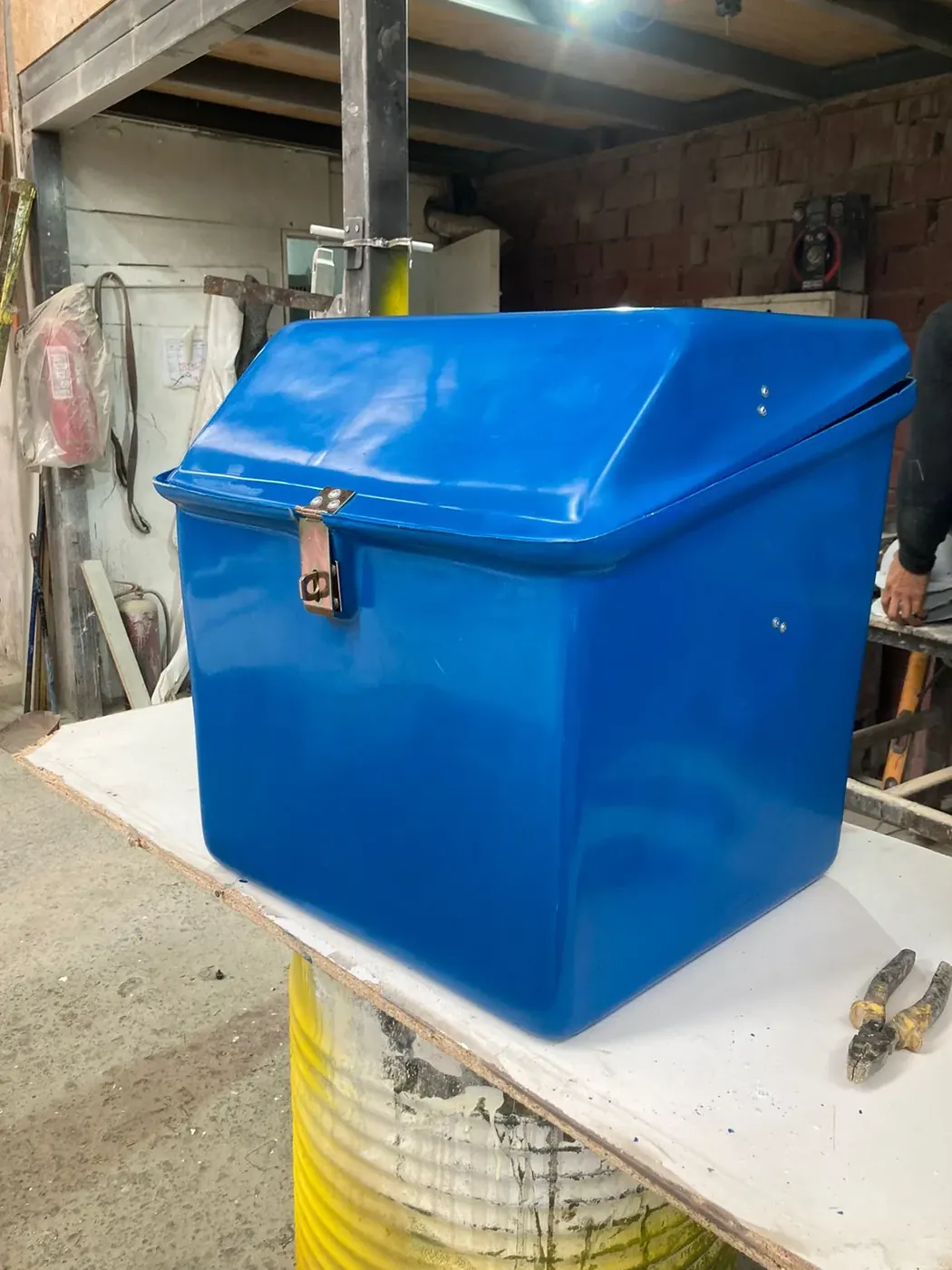 Caja delivery moto XL FRP - GlobalFibra - 1