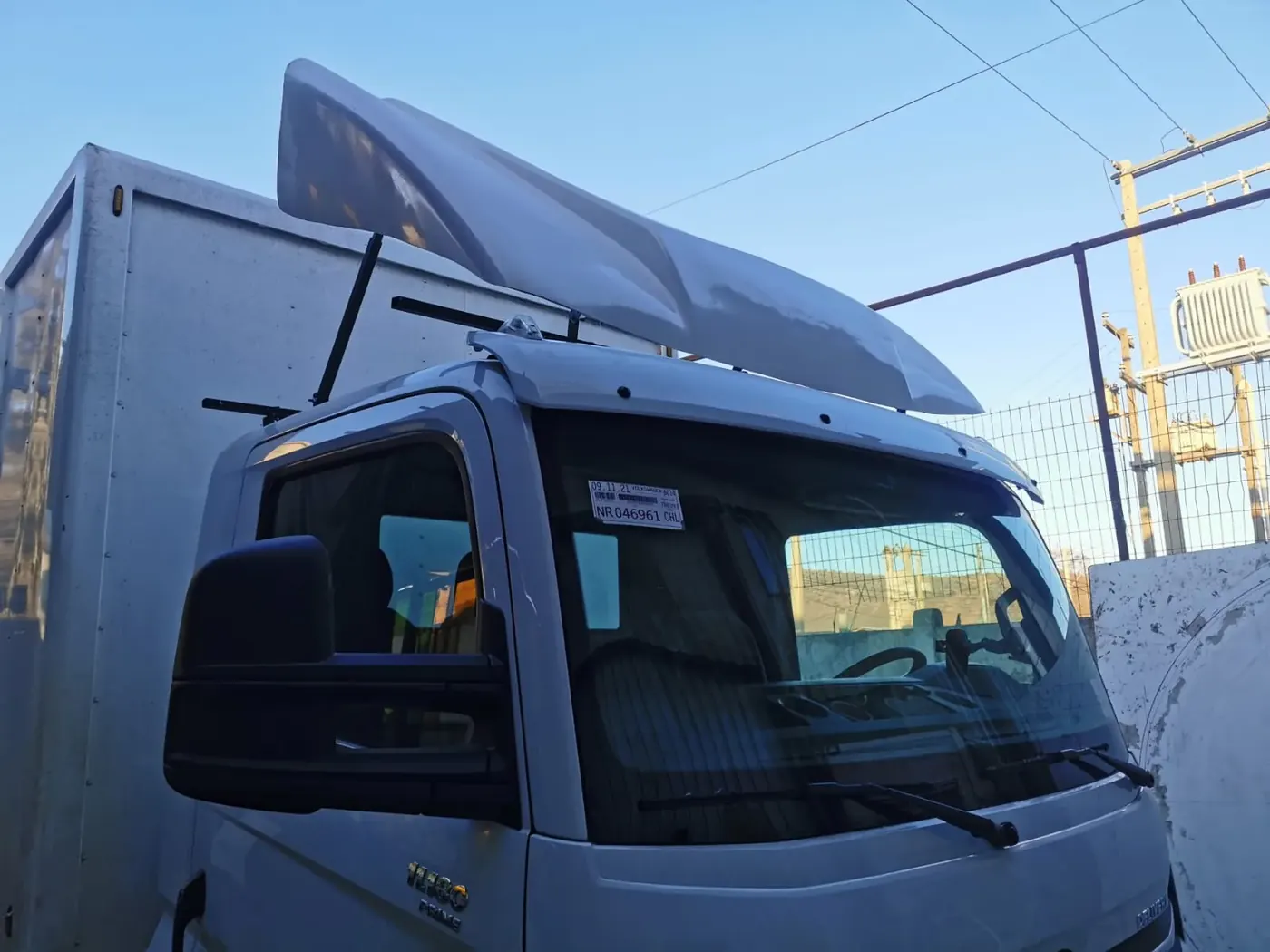 Spoiler cortaviento Hino FRP fibra de vidrio - GlobalFibra Chile - 39