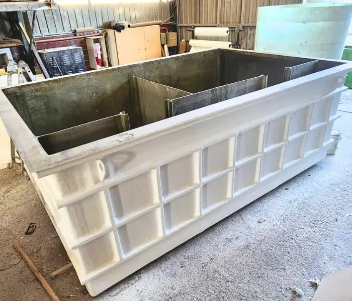 Batea Industrial en Fibra de Vidrio GlobalFibra de 15.000 litros para tratamiento de acidos corrosivos a altas temperaturas