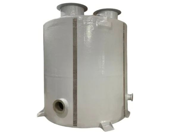 Estanque Industrial en Fibra de Vidrio hecho por GlobalFibra de 12.000 litros para tratamiento de químicos.
