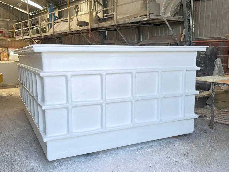 Batea Industrial en Fibra de Vidrio GlobalFibra de 15.000 litros para tratamiento de acidos corrosivos a altas temperaturas